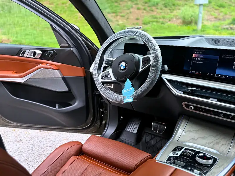 Chef Kaylee Riddle preparing fresh meals from the Diner's Choice food truck